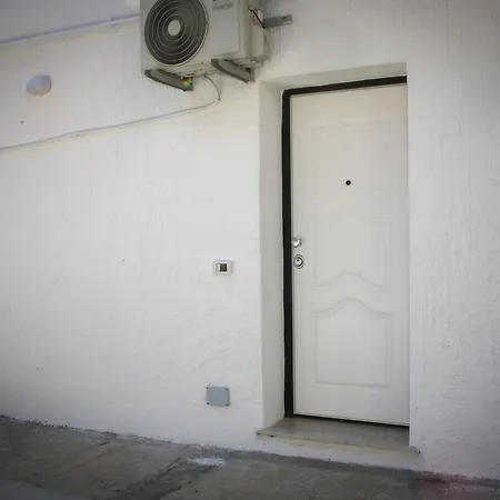 Oasi Di Relax Con Jacuzzi Privata Liefdeshotel *