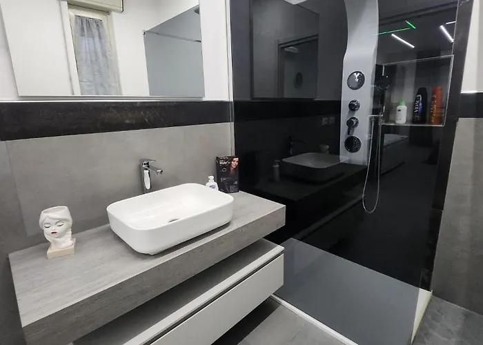 Oasi Di Relax Con Jacuzzi Privata Liefdeshotel *