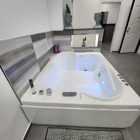 Oasi Di Relax Suite Con Jacuzzi Privata *