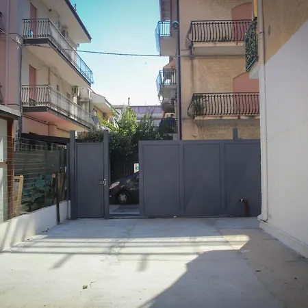 Oasi Di Relax Suite Con Jacuzzi Privata Love hotel